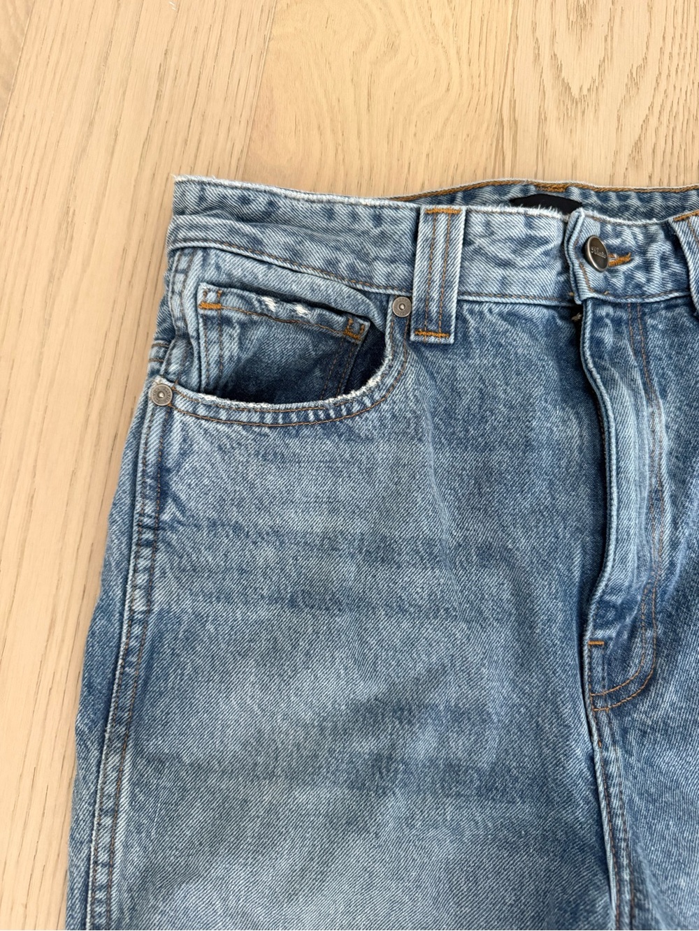 KHAITE High-Rise Straight Leg Jeans in Light Blue Wash - Picture 4 of 12